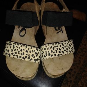 OTBT'S wedge sandals